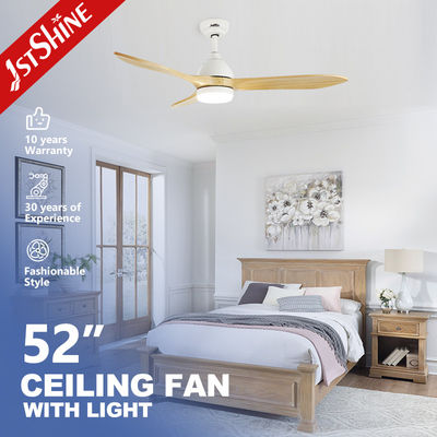 kopen Eenvoudige installatie LED plafondventilator met 5 snelheden en houten lemmen Contemporary Design online vervaardiging
