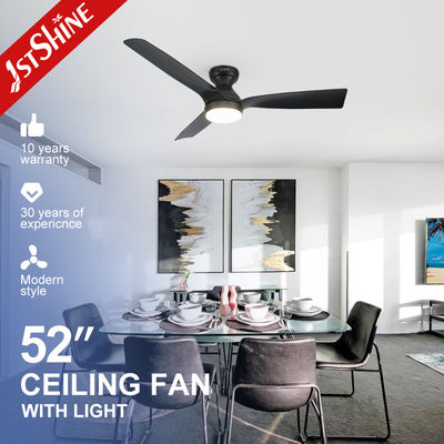 Metalen materiaal vloeibaar plafondventilatorlamp met gemakkelijk schoon ABS-bladen en AC/DC-motor